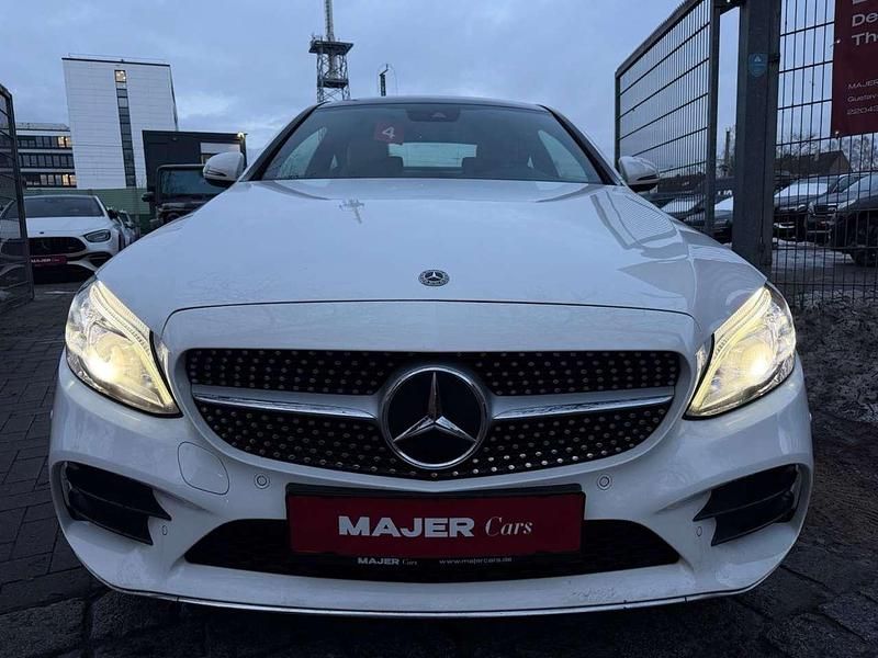 Gebraucht Mercedes C180 AMG line 156 PS (114 kW) 2020 Weiß Coupé