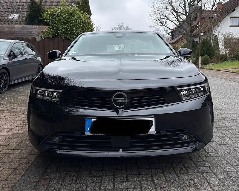 Gebraucht Opel Astra Edition 110 PS (80 kW) 2024 Schwarz Limousine