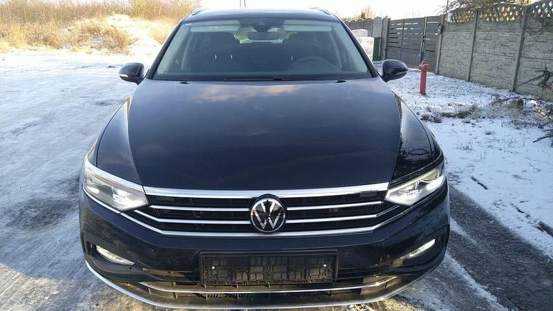 Gebraucht VW Passat Elegance 150 PS (110 kW) 2024 Schwarz Kombi