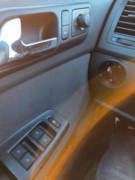 Second-hand VW Polo 75 CP (55 kW) 2002 Negru Berlinǎ