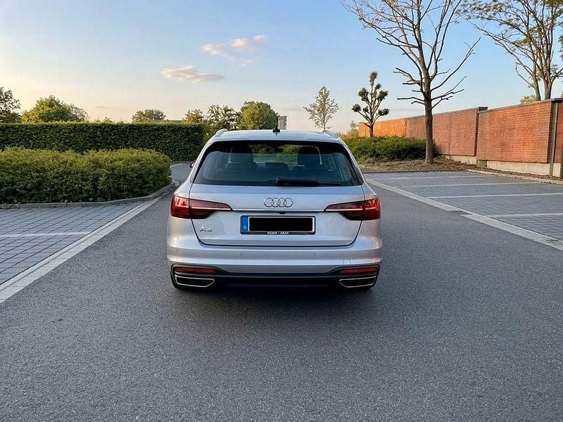 Second-hand Audi A4 Sport 204 CP (150 kW) 2020 Argintiu Break