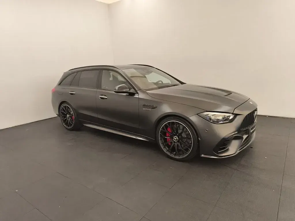 Gebraucht Mercedes C63 AMG Premium 476 PS (350 kW) 2024 Grau Limousine
