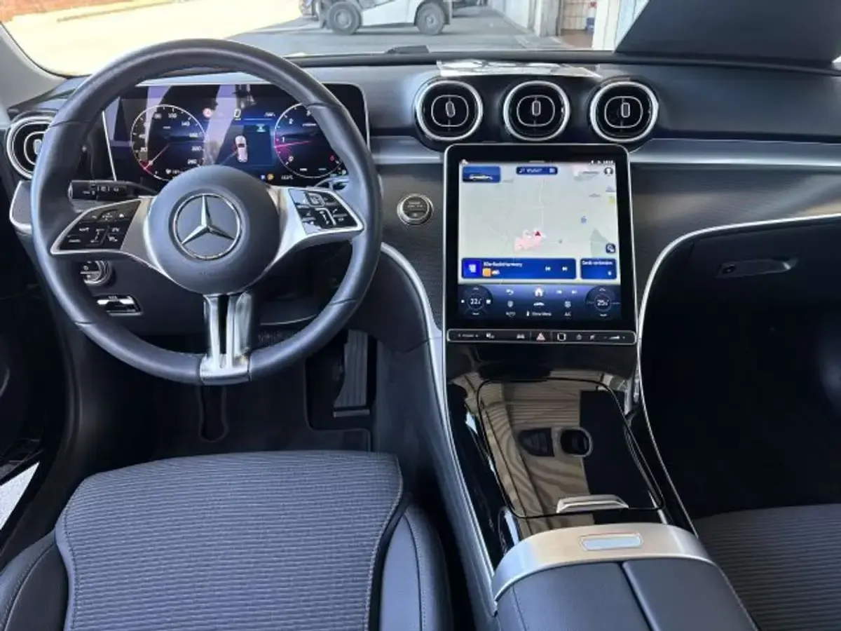 Gebraucht Mercedes C220 Advanced 200 PS (147 kW) 2025 Lack obsidianschwarz Kombi