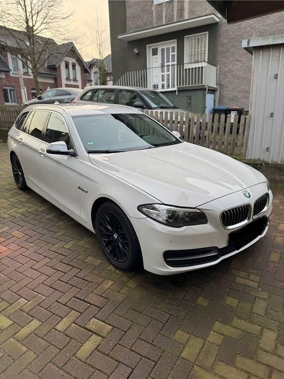 Weiß Gebraucht 2016 BMW 520 Kombi | 12.300 € (Guter Preis) - Bild 1/4