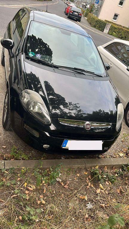 Schwarz Gebraucht 2011 Fiat Grande Punto Kleinwagen | 2.500 € (Fairer Preis) - Bild 1/4