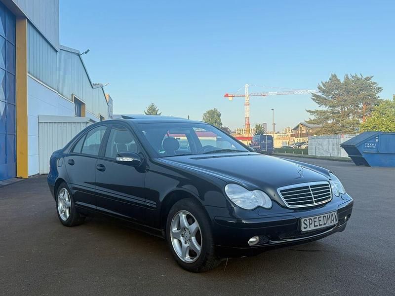 Schwarz Gebraucht 2001 Mercedes C180 Classic Limousine | 4.150 € (Etwas zu teuer) - Bild 1/4