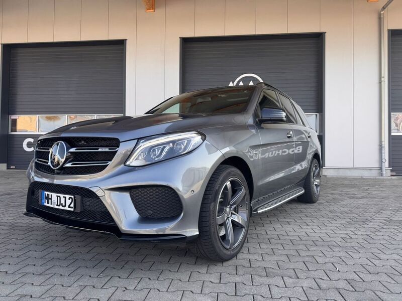 Grau Gebraucht 2016 Mercedes GLE43 AMG AMG SUV | 32.900 € (Fairer Preis) - Bild 1/4