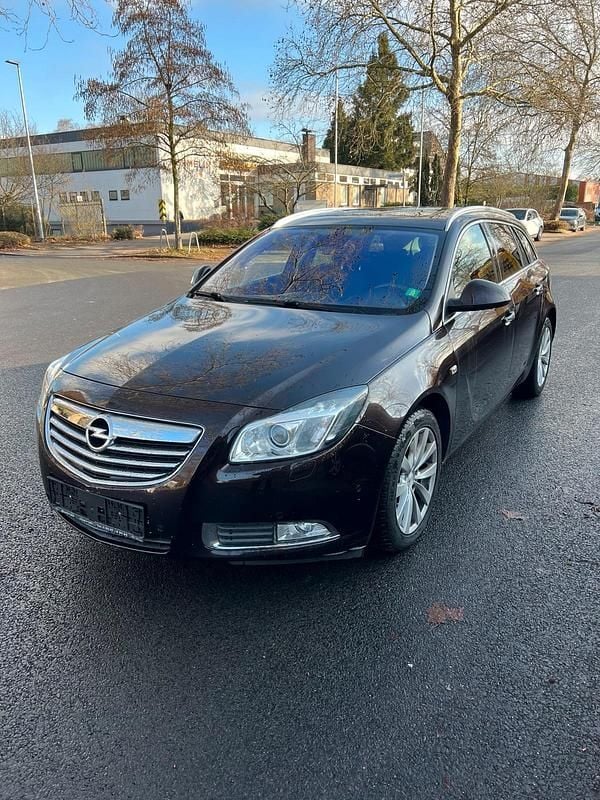 Braun Gebraucht 2013 Opel Insignia Sport Kombi | 2.999 € (Guter Preis) - Bild 1/4