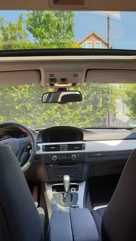 Gebraucht BMW 320 Sport Line 170 PS (125 kW) 2010 Silber Limousine