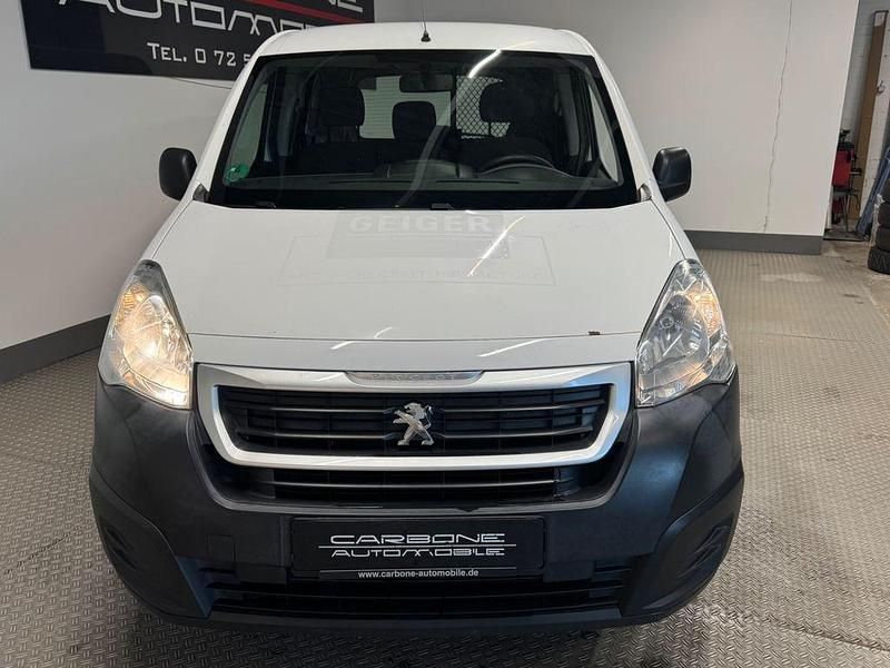 Gebraucht Peugeot Partner Comfort plus 99 PS (72 kW) 2016 Weiß Van / Kleinbus