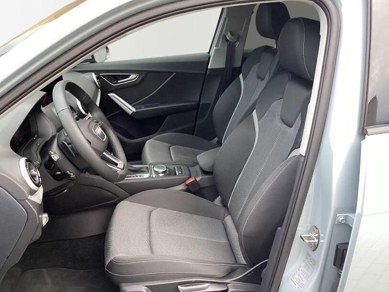 Gebraucht Audi Q2 S-Line 116 PS (85 kW) 2024 Grau SUV