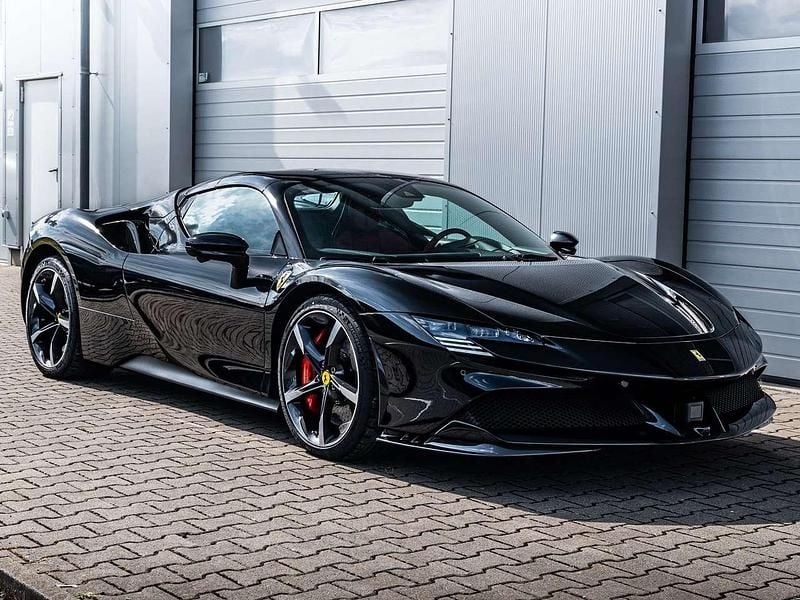 Gebraucht Ferrari SF90 999 PS (734 kW) 2024 Nero ds1250 (schwarz) Cabrio