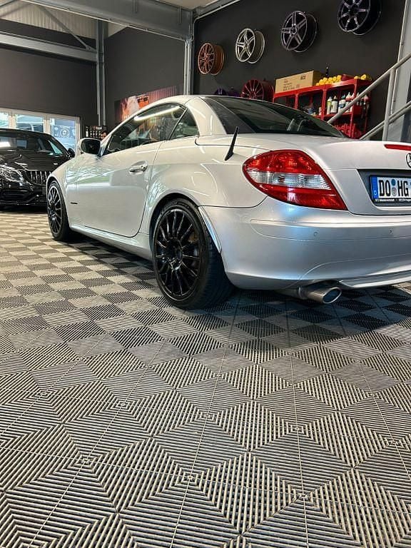 Second-hand Mercedes SLK200 163 CP (119 kW) 2004 Argintiu Cabrio
