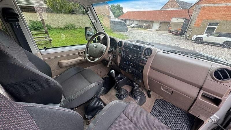 Gebraucht Toyota Land Cruiser 131 PS (96 kW) 2017 Silber SUV