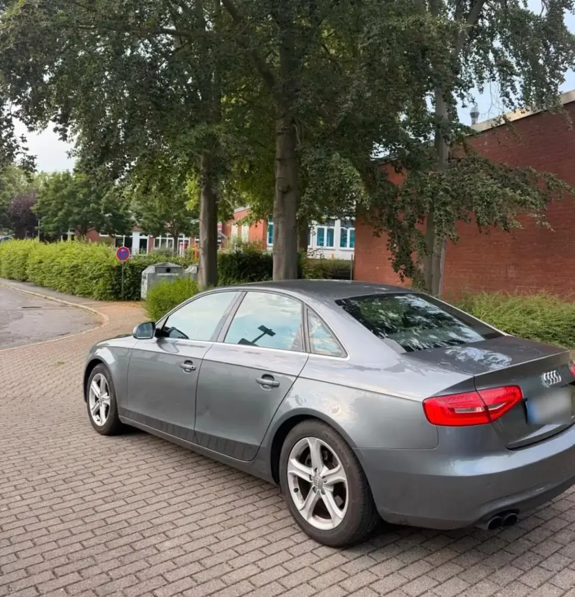 Gebraucht Audi A4 Ambition 120 PS (88 kW) 2012 Grau Limousine