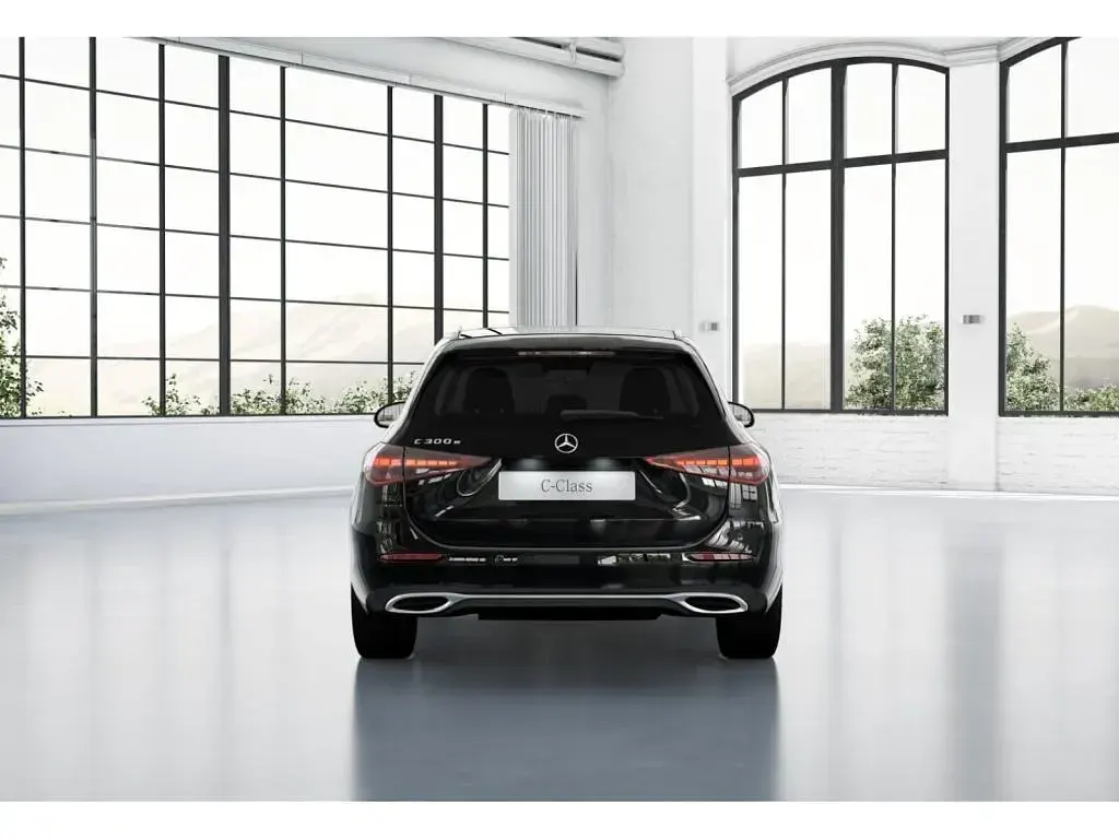 Gebraucht Mercedes C300e Avantgarde 313 PS (230 kW) 2025 Unilack schwarz Kombi
