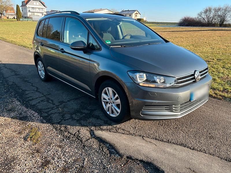 Gebraucht VW Touran Highline 150 PS (110 kW) 2020 Grau Van / Kleinbus