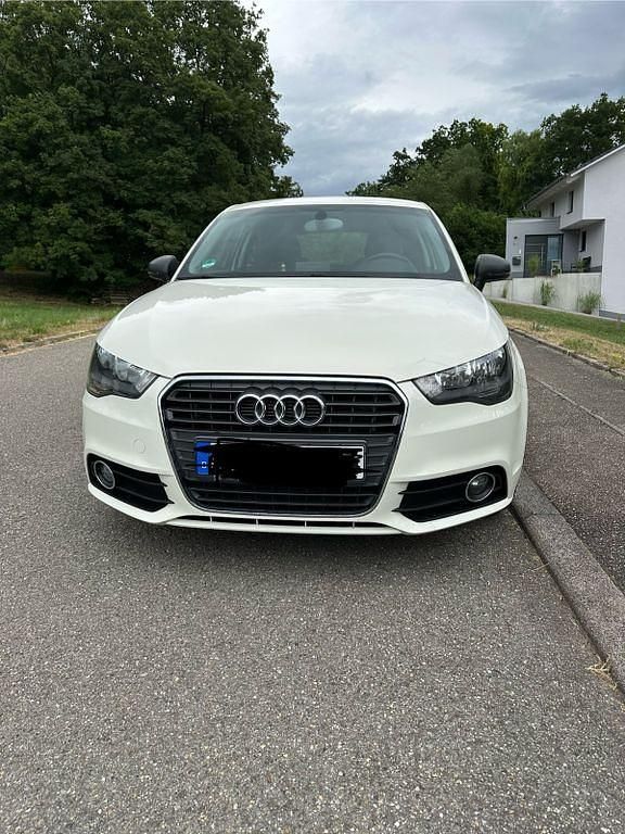 Weiß Gebraucht 2015 Audi A1 Ambition Kleinwagen | 7.300 € (Fairer Preis) - Bild 1/4