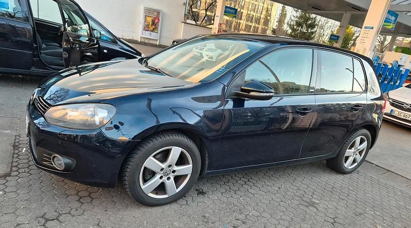 Schwarz Gebraucht 2012 VW Golf VI Limousine | 6.200 € (Etwas zu teuer) - Bild 1/4