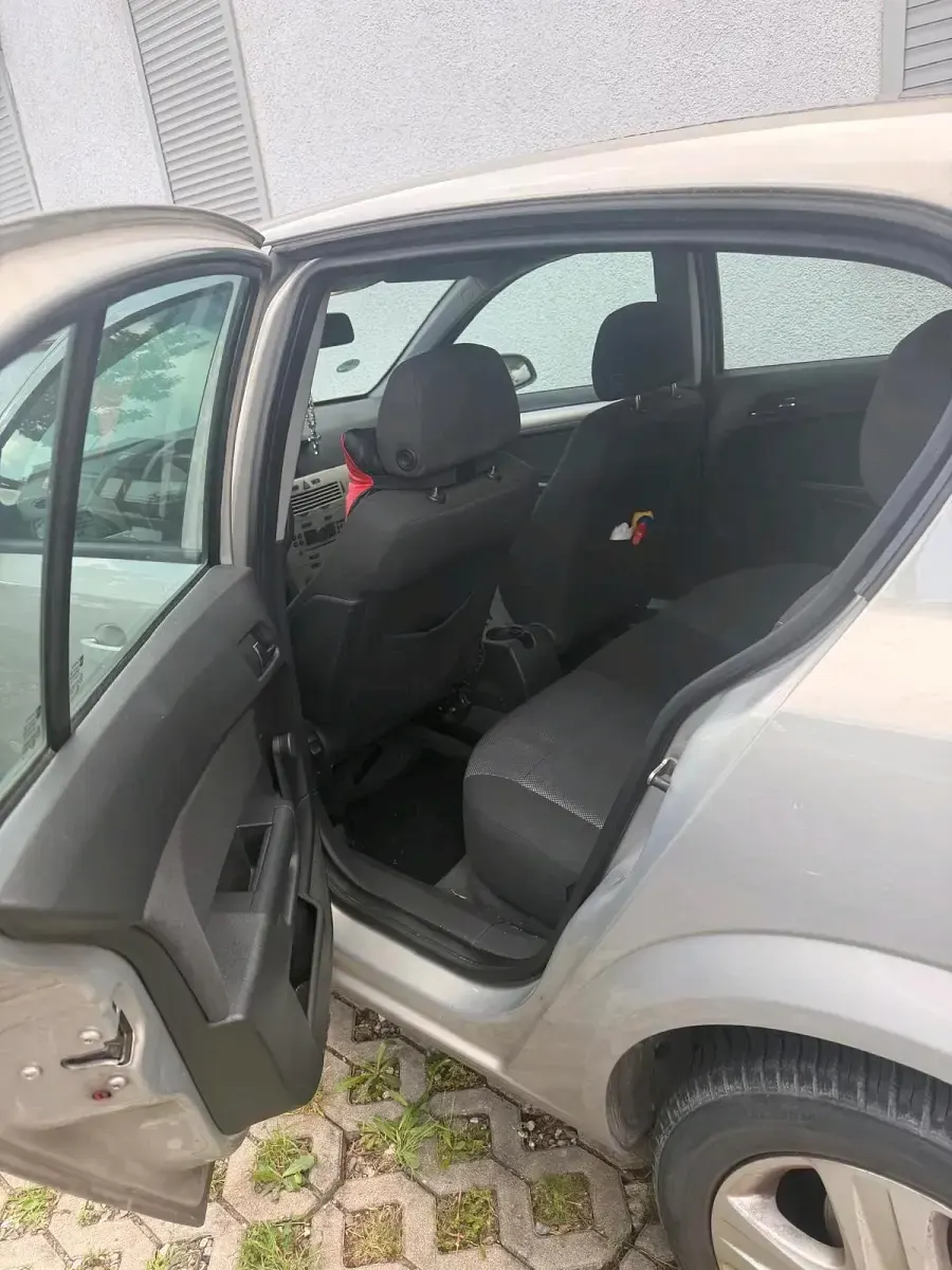 Gebraucht Opel Astra 90 PS (66 kW) 2008 Grau Kleinwagen