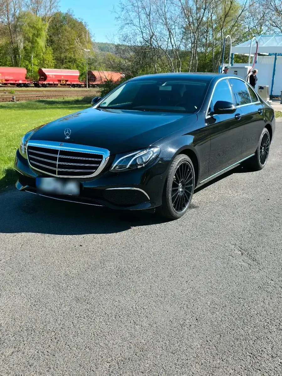 Second-hand Mercedes E220 194 CP (142 kW) 2016 Negru Berlinǎ