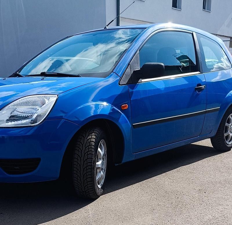 Gebraucht Ford Fiesta 60 PS (44 kW) 2003 Blau Kleinwagen