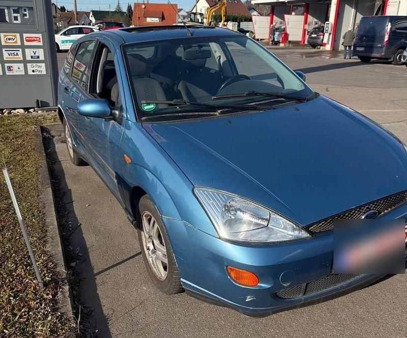 Gebraucht Ford Focus Futura 116 PS (85 kW) 2001 Blau Limousine