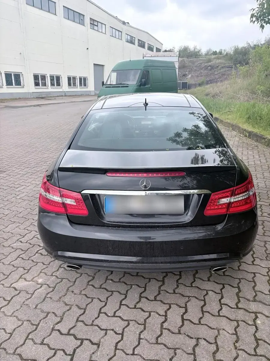 Gebraucht Mercedes E350 231 PS (169 kW) 2009 Schwarz Coupé