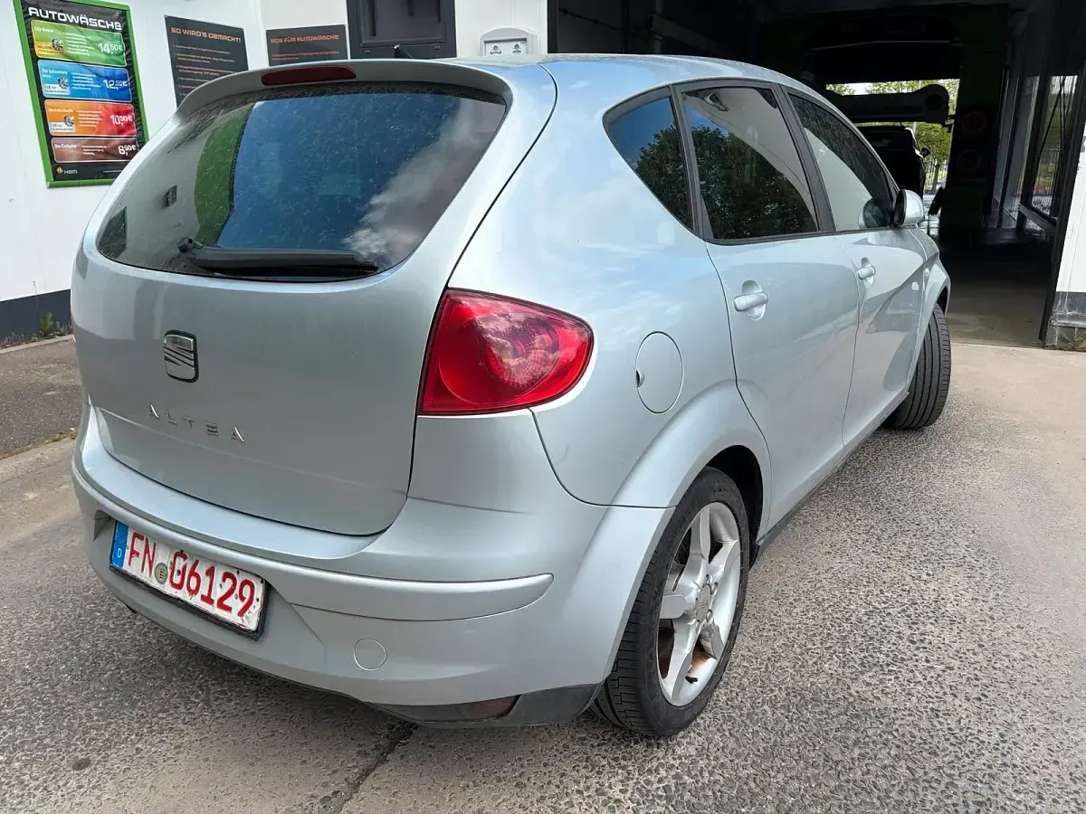 Occasion Seat Altea 102 ch (75 kW) 2005 Argent Monospace