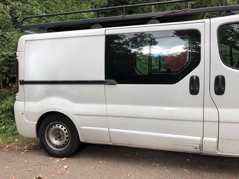 Gebraucht Opel Vivaro 146 PS (107 kW) 2010 Weiß Van / Kleinbus