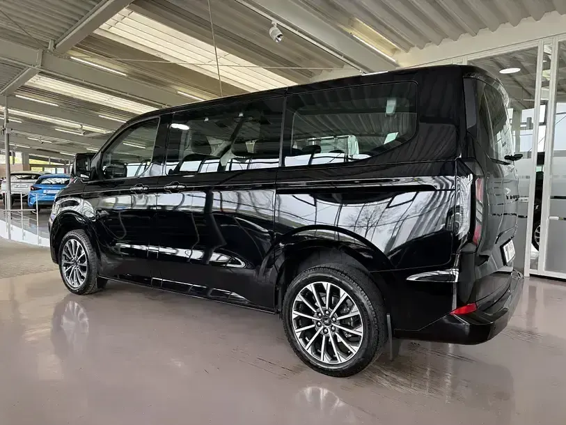Gebraucht Ford Tourneo Titanium 170 PS (125 kW) 2025 Agate black metallic Van / Kleinbus