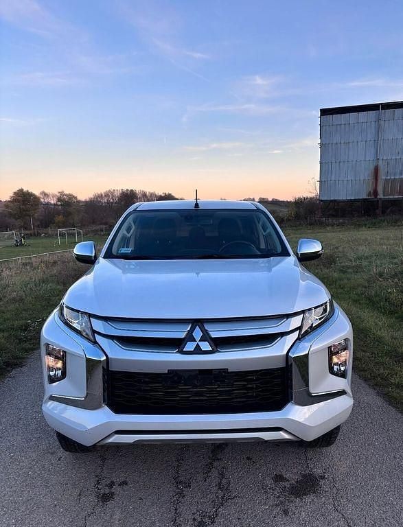 Weiß Gebraucht 2020 Mitsubishi L200 Abholung | 22.880 € - Bild 1/4