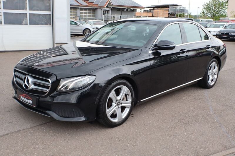 Obsidianschwarz metalliclack Gebraucht 2017 Mercedes E400 Avantgarde Limousine | 23.900 € (Superpreis) - Bild 1/4