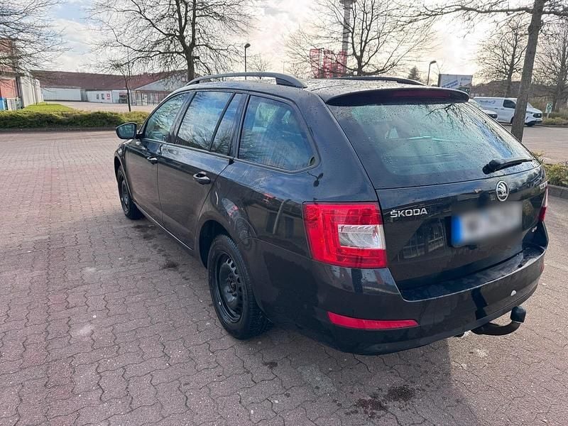 Gebraucht Skoda Octavia 150 PS (110 kW) 2014 Schwarz Kleinwagen