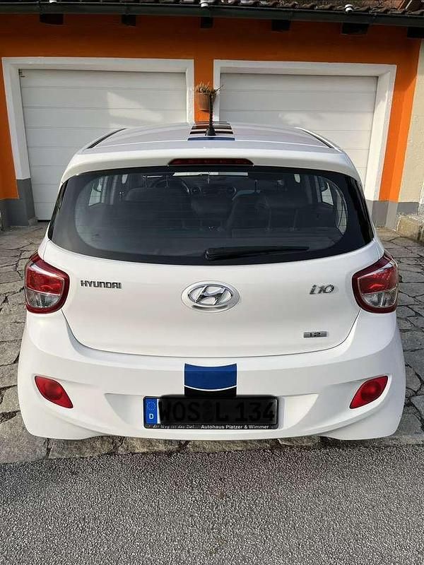 Gebraucht Hyundai i10 Edition 87 PS (63 kW) 2014 Weiß Kleinwagen