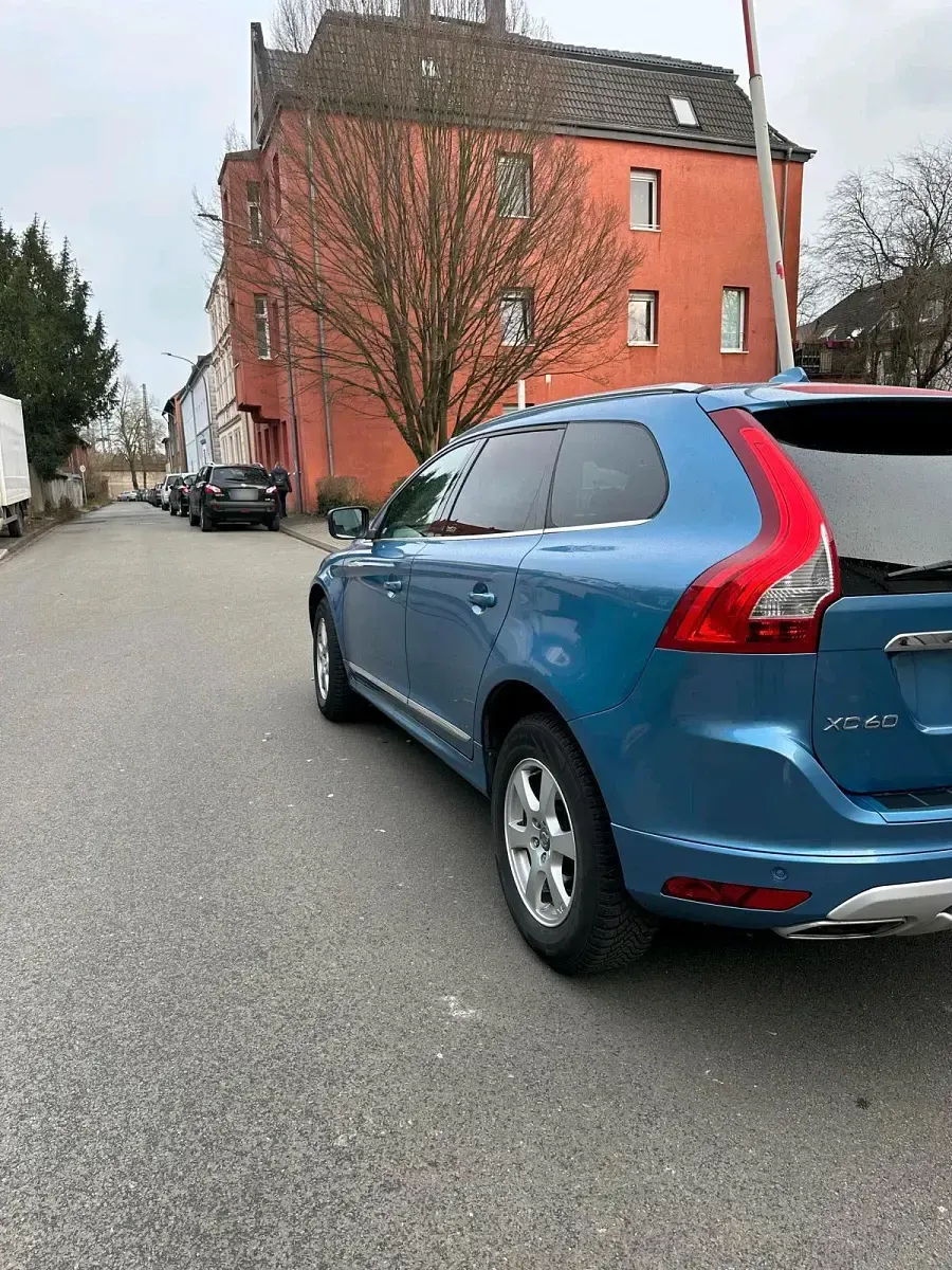Gebraucht Volvo XC60 181 PS (133 kW) 2014 Blau SUV