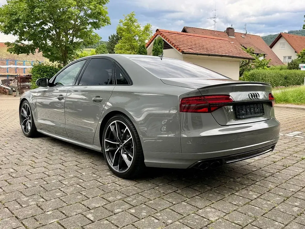 Gebraucht Audi S8 plus Sport 605 PS (444 kW) 2018 Grau Limousine