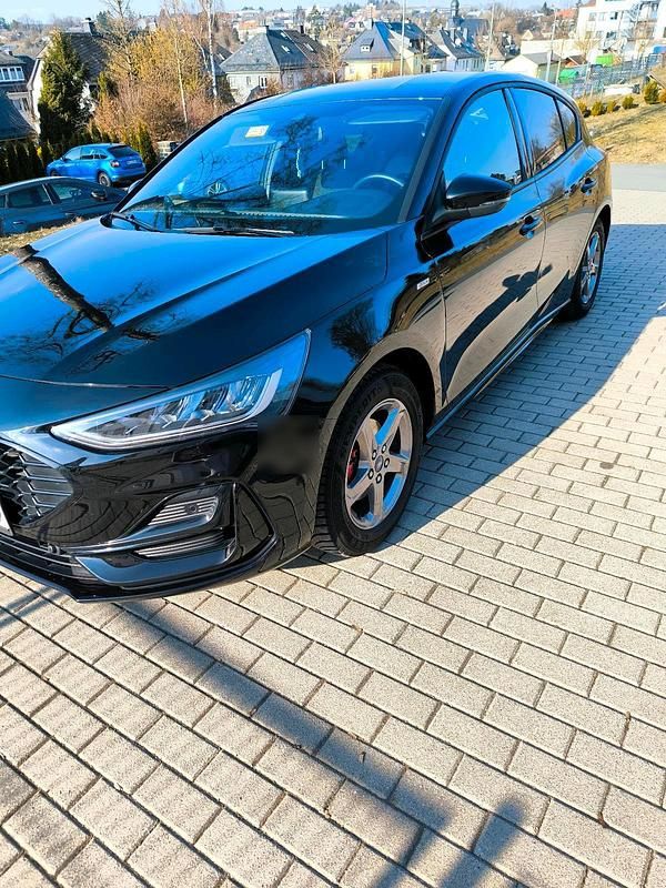 Gebraucht Ford Focus ST-Line 125 PS (91 kW) 2022 Schwarz Limousine