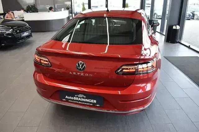 Second-hand VW Arteon Active 150 CP (110 kW) 2023 Roșu Berlinǎ