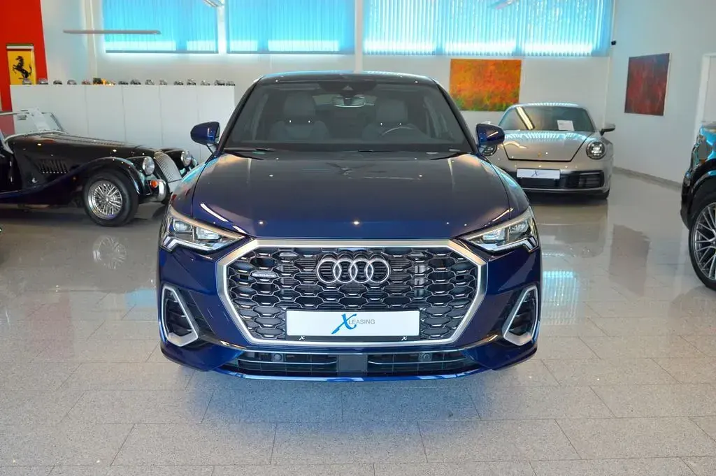 Gebraucht Audi Q3 Sportback Business 200 PS (147 kW) 2023 Blau SUV
