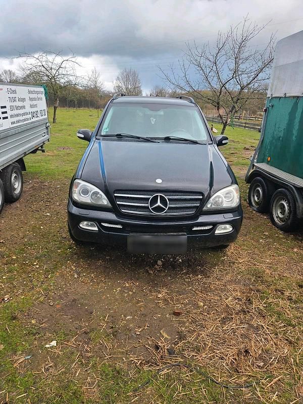 Second-hand Mercedes ML400 2004 Negru SUV