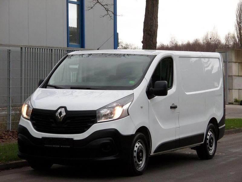 Gebraucht Renault Trafic Komfort 95 PS (69 kW) 2017 Weiß Van / Kleinbus