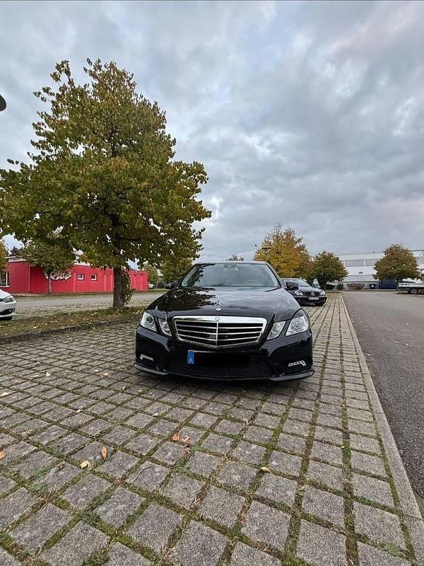 Gebraucht Mercedes E500 Avantgarde 387 PS (284 kW) 2009 Schwarz Limousine