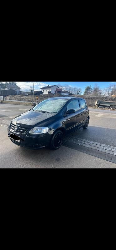 Gebraucht VW Fox 40 PS (29 kW) 2011 Schwarz Kleinwagen