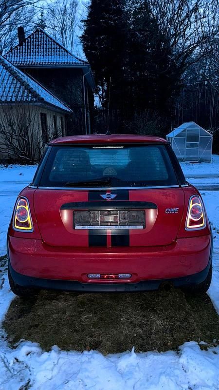 Gebraucht Mini ONE 75 PS (55 kW) 2007 Rot Kleinwagen