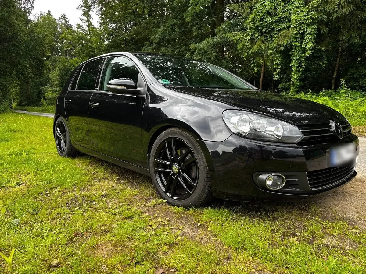 Gebraucht VW Golf VI Style 105 PS (77 kW) 2011 Schwarz Kleinwagen