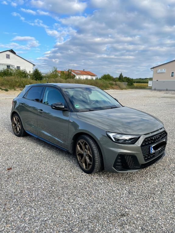 Grau Gebraucht 2018 Audi A1 Sportback Edition .1 Kleinwagen | 18.550 € (Etwas zu teuer) - Bild 1/4