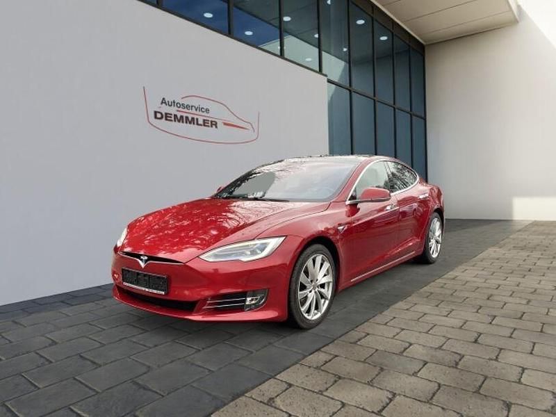 Rot Gebraucht 2019 Tesla Model S Kleinwagen | 34.900 € (Etwas zu teuer) - Bild 1/4