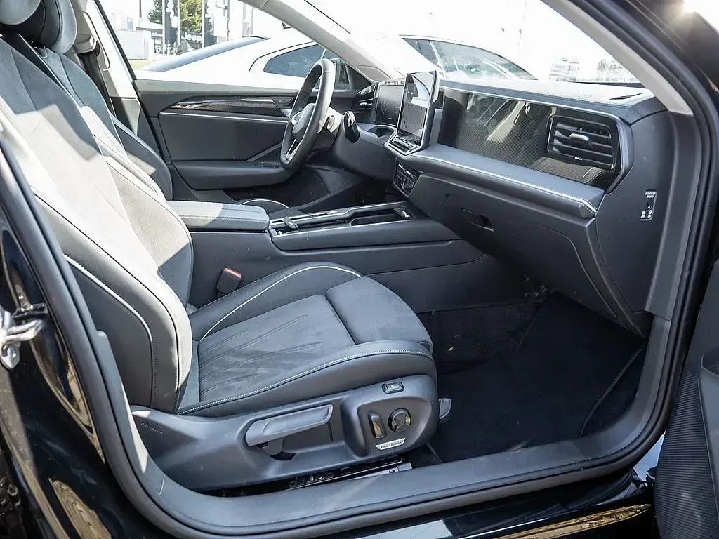 Gebraucht VW Passat Business 150 PS (110 kW) 2025 Grenadillschwarz Kombi