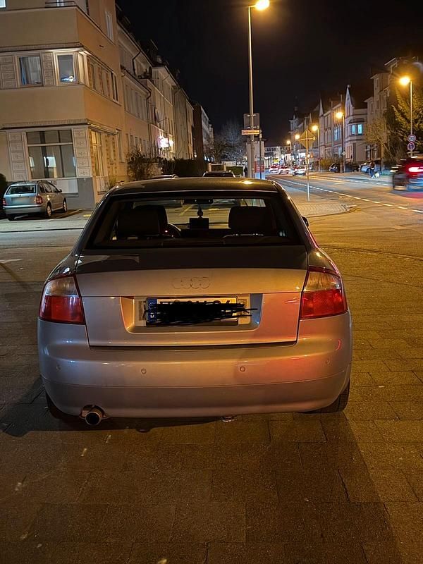 Gebraucht Audi A4 131 PS (96 kW) 2004 Silber Limousine